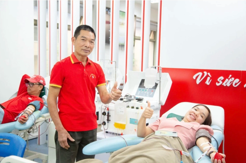 Người đàn ông Hưng Yên rủ cả làng thuê ôtô đi hiến máu